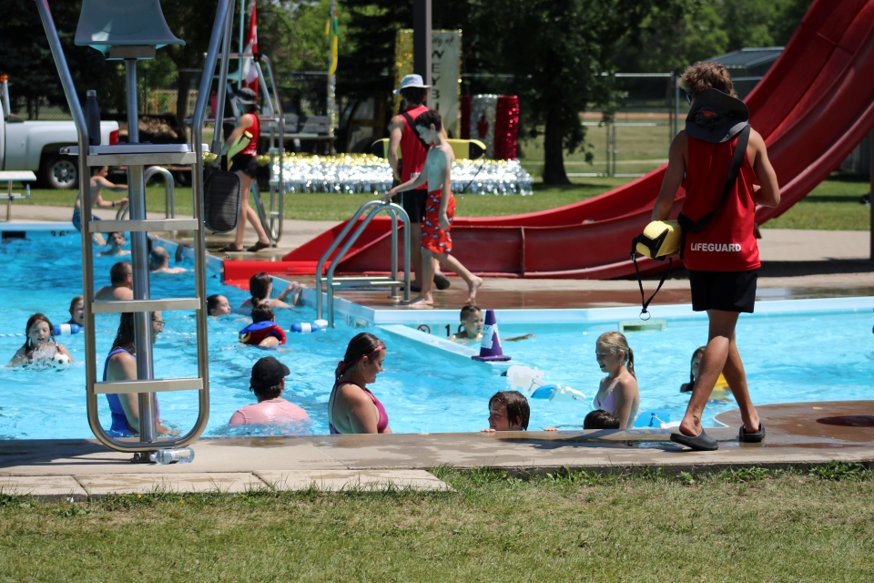 City provides more information on outdoor pool closure